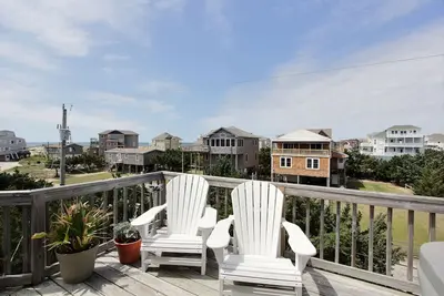 Image de Fun home with ocean view, washer/dryer, outdoor pool access, and private hot tub