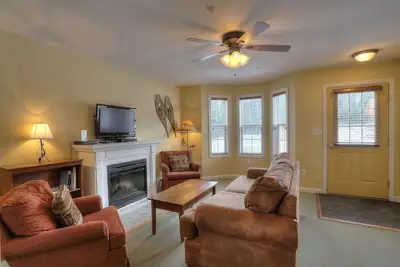 Image de Mountain Brook Condo 150 - Ski in ski out condo at Saddleback