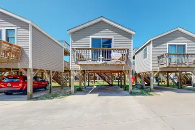 Image de Beautiful Condo w/ Central Ac, Ocean View, Shared Pool, & Free WiFi