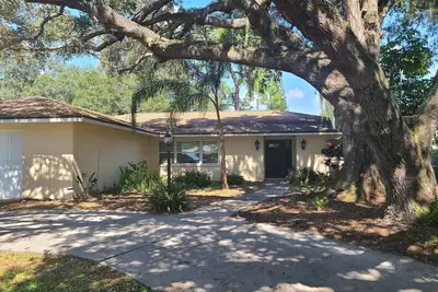 Image de Heated pool & hottub, hanging swings, lanai, beach supplies - this is Sea la Vie