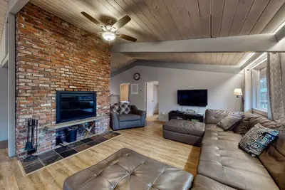 Image de Walk to Cranmore & downtown shops Renovated home w\/ deck, Ac & W\/D