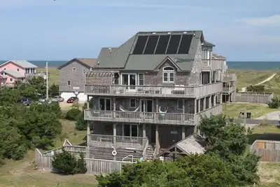 Image de Home with private pool, hot tub, W/D, & central Ac