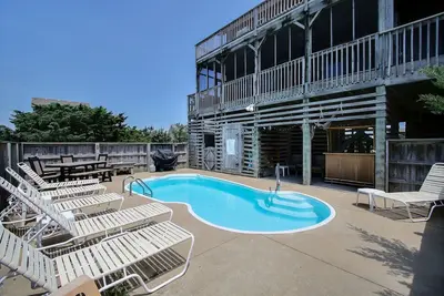 Image de Dog-friendly house with private pool, W/D, fireplace, central Ac & porches