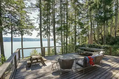 Image de Wild Oyster Lodge on Hood Canal: Breathtaking Water Views, Beach, & Hot tub