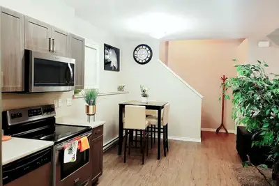 Image de Brand new Spacious Basement Suite with 2 bedrooms and 1 full bathroom