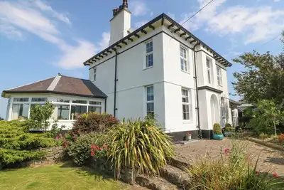 Image de Fron Emrys, pet friendly, luxury holiday cottage in Caernarfon