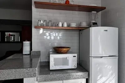 Great location near 5th ave and the beach