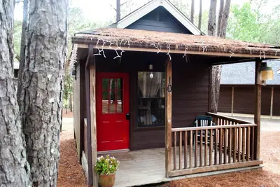 Image de 1rm cabin, shared bth house, at Kick Back Ranch.