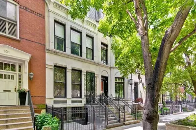 Image de Historic luxury townhouse on Chicago's Gold Coast