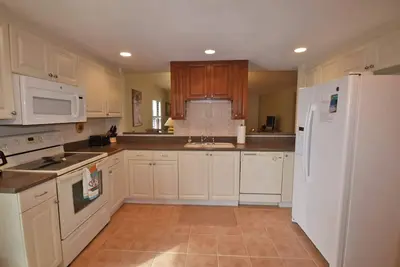 Image de Lovely 3-Bedroom Beachside Condo