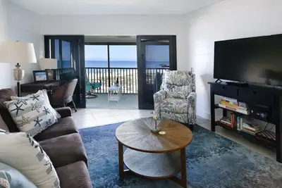 Image de Direct Beach Front, Free WiFi & Trolley, Heated Pool and Awesome Sunsets