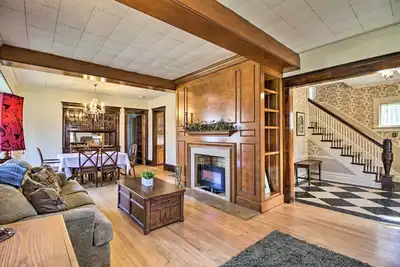 Image de Cozy Appleton Getaway w\/ Screened-In Porch + Yard!
