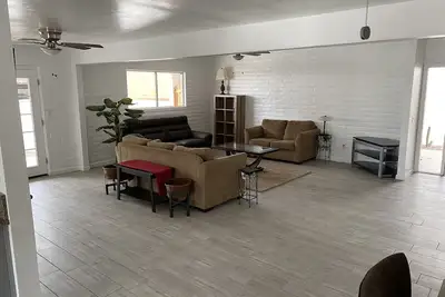 Image de Central Tucson Oasis with Heated Pool -  Great Gatherings