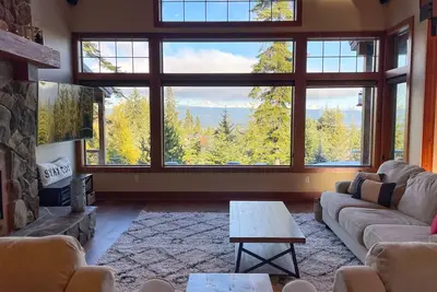 Stunning Views! Private hot tub