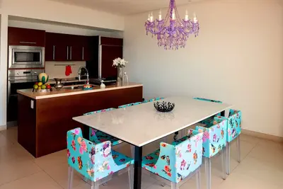 Image de Property type (condo) Special amenities  Nearby attractions (beaches)