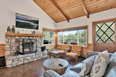 Image de Black Oak Cabin Retreat Big Bear w/ Hot Tub