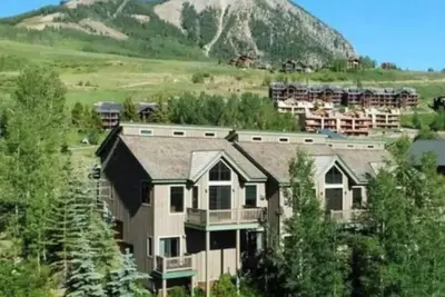 Image de Spacious Townhome With Beautiful Mountain Views 