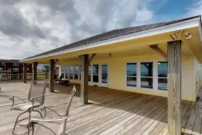 Image de On the Rocks: 3 Br, 2 Ba House in Port Bolivar, Sleeps 10