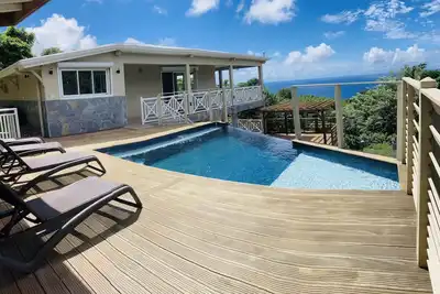 Image de Villa avec piscine à débordement vue mer aux Anses D'Arlet 4****