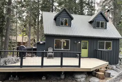 Image de Donner Creekside Cabin