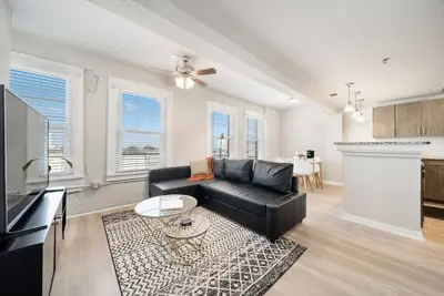 Image de Trendy Downtown Waco Apartment With Great View