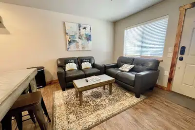 Image de #6 Dog Friendly, Walking distance to Hiking Trails