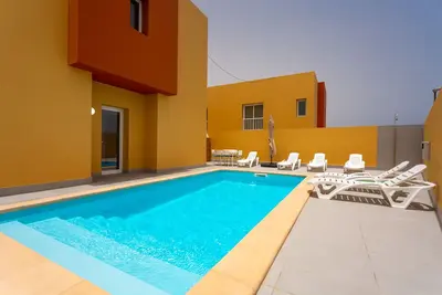 Image de Butterflies Pool 3 Tranquility And Relaxation