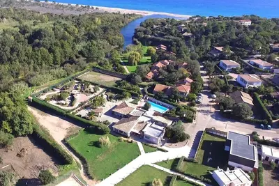 Image de Maisonnette en copropriété, climatisée, 300 m de la plage
