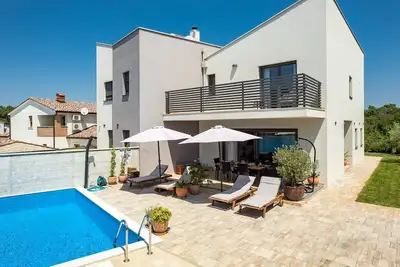 Image de Modern Villa Leonardo with an outdoor pool