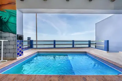Image de 😎🏰🐉 🏖 Caribbean Oceanfront near Playa Norte 🏖 Hidalgo El Centro Main Plaza