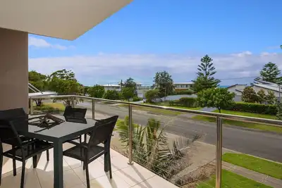 Image de Solymar - Adjacent to Beach - Pet Friendly