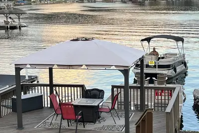 Image de Beautiful Lake Winola lake front property