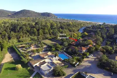 Image de Logement bord de pelouse Ă 400 m de la plage