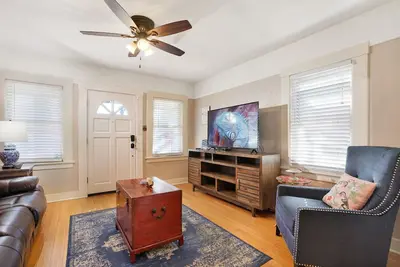 Image de Cozy 3br -2ba English Cottage  in Downtown San Jose, Ca Silicon Valley
