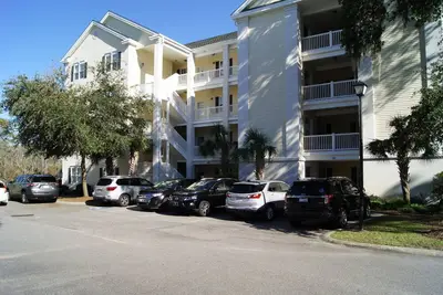 Image de Modern Condo near Beach w/ WiFi, Resort Pools, Whirlpools, Gameroom & Gym
