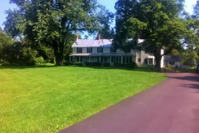 Image de Charming Beautiful Country Home, Updated, Spacious