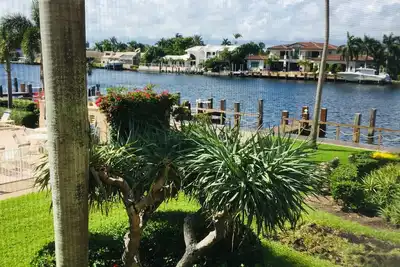 Image de Waterfront Living with Private Beach