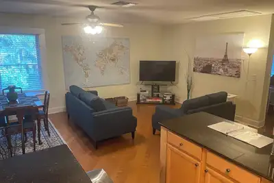 Image de Spacious Charming Hyde Park Cottage - Walk Everywhere!