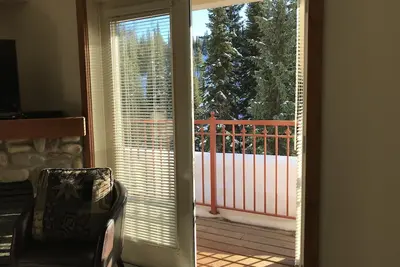 Image de Fully Equipped Creekside Studio with Outdoor Shared Hot Tub and Pet Friendly! !