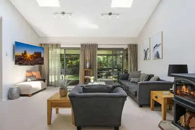 Image de Brookside in Bright.