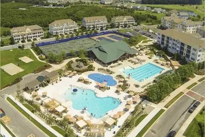 Image de Bayside Resort-One floor 2400sq ft condo, Steps to Sunridge, semiprivate elevator