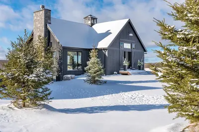 Image de 5 bedroom, 3 bath, New build! , Beaver Valley! Niagara Escarpment View! ! !