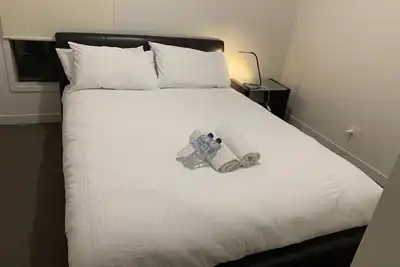Image de Elegant & Stylish 5br W/ Free Parking and Wifi