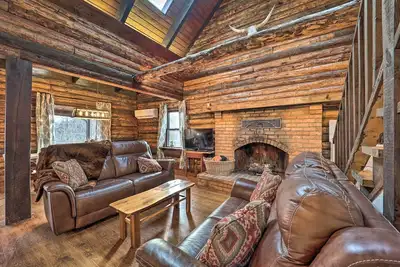 Image de Relaxing Retreat w\/ Private Dock on Claytor Lake!