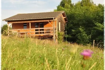 Image de Chalet au calme avec terrasse, acceptant les animaux, parking et Wi-Fi inclus