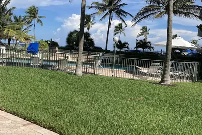 Image de Private Beach first floor condo