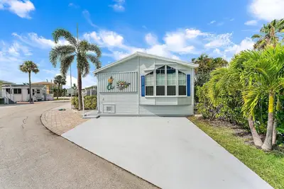 Image de Salty Mermaid: Charming Beach Cottage in Beautiful Jensen Beach