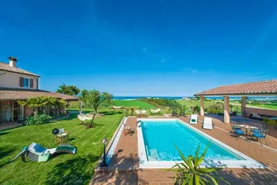 Image de Maison de vacances San Costanzo pour 1 - 12 personnes avec 6 chambres à coucher - Logement de vacanc