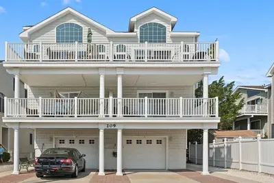 Image de Lots of amenities - Internet, Tv, A/C & More. Book Today!
