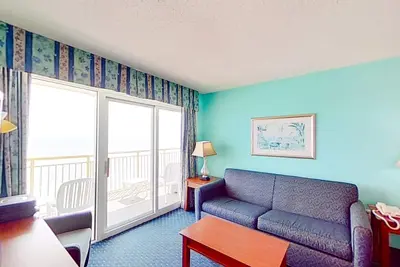 Image de 12th floor oceanfront condo w/ shared hot tub, shared pool, WiFi, central Ac